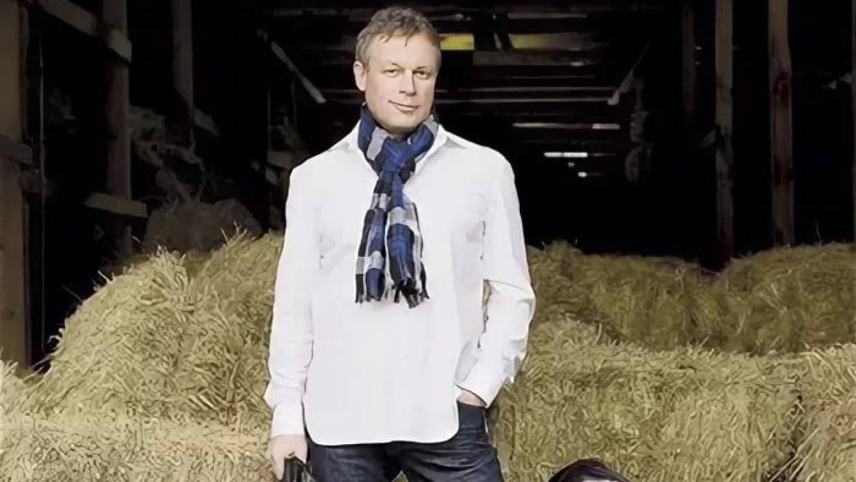 Артист Жигунов рассказал, как напугал Лужкова на церемонии вручения медали в честь 850-летия Москвы Общество