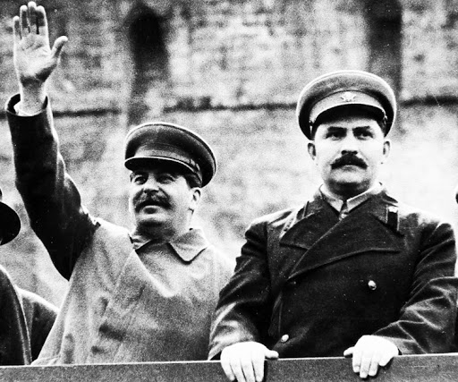 Сталин и Каганович. Фото © Public Domain 
