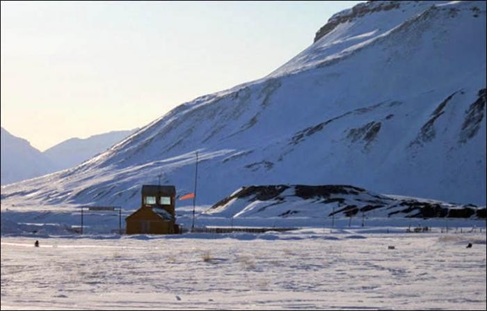 Прогулка по советскому городу в Норвегии (18 фото)