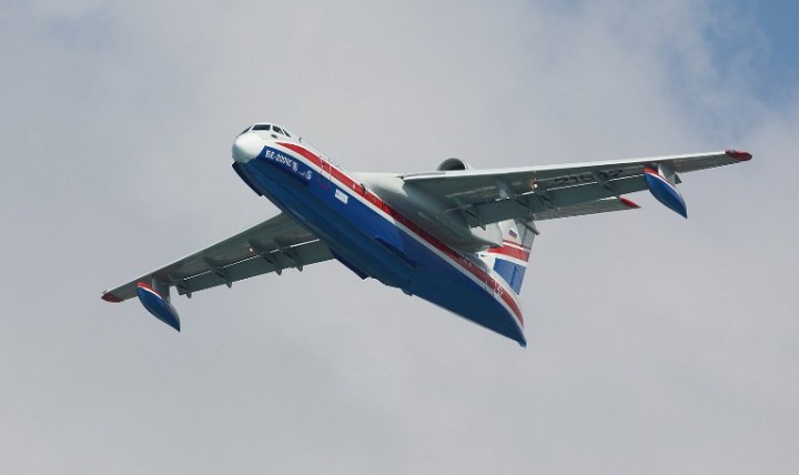 МЧС России получило первый серийный самолёт Бе-200ЧС