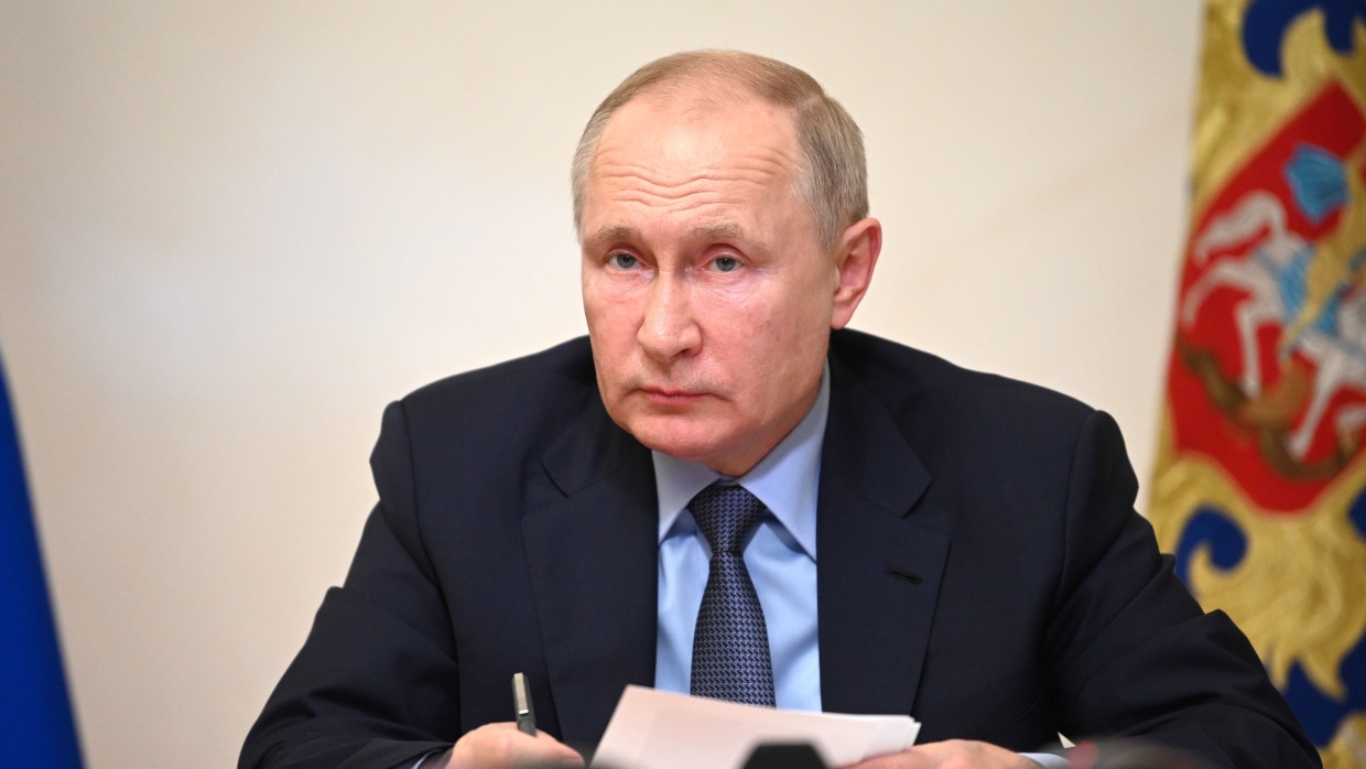 Владимир Путин намерен лично проститься с погибшим Евгением Зиничевым Владимир Путин намерен лично проститься с погибшим Евгением Зиничевым Политика