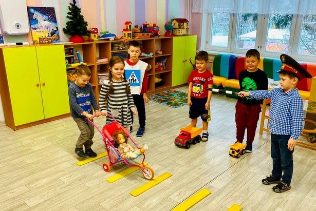 Дошколята района Матушкино приняли участие в акции по безопасности дорожного движения