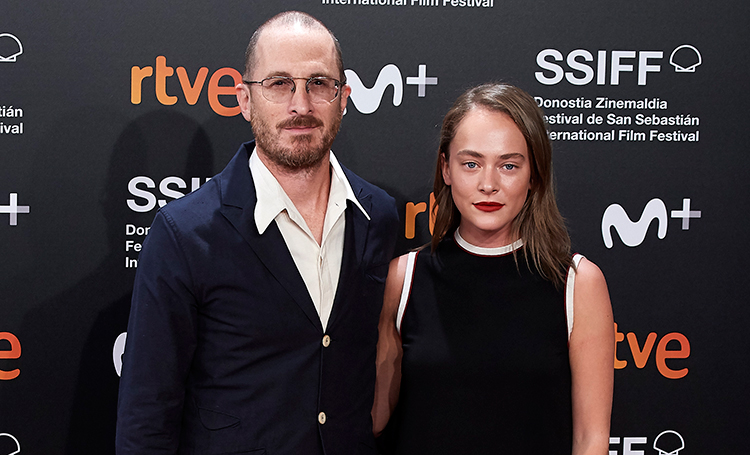 Аглая Тарасова и Даррен Аронофски подтвердили роман: первый выход пары на красную дорожку