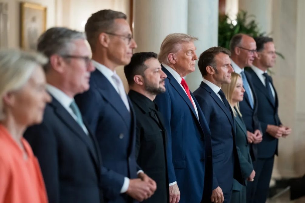    После встречи с русофобами в Белом Доме, Трамп решил им больше не мешать, но и не вмешиваться на стороне Европы. (Фото администрации президента США).