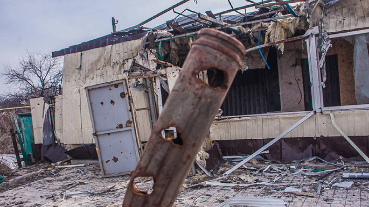 Жители Донецка обеспокоены звуками взрывов на окраинах города