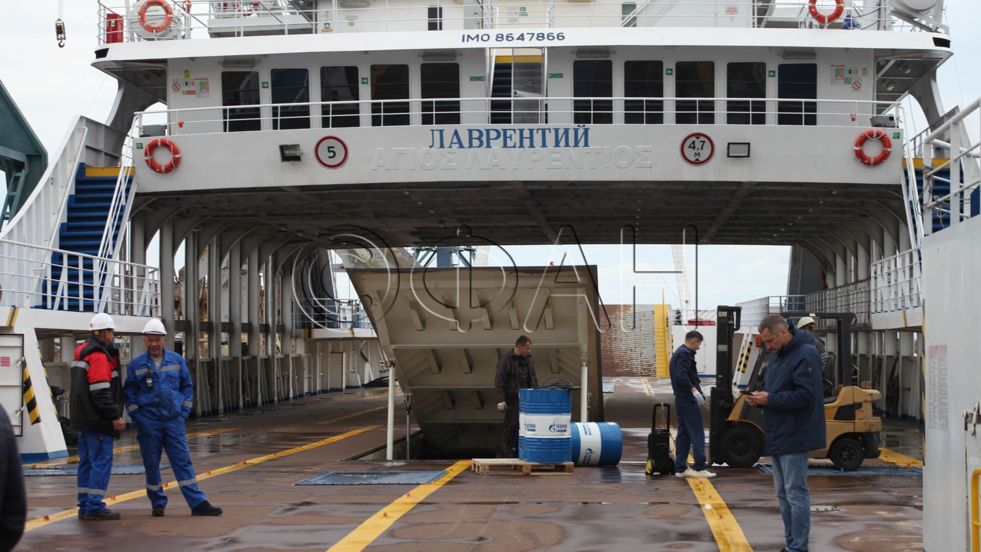 Четыре парома для переправы запустили в Керчи