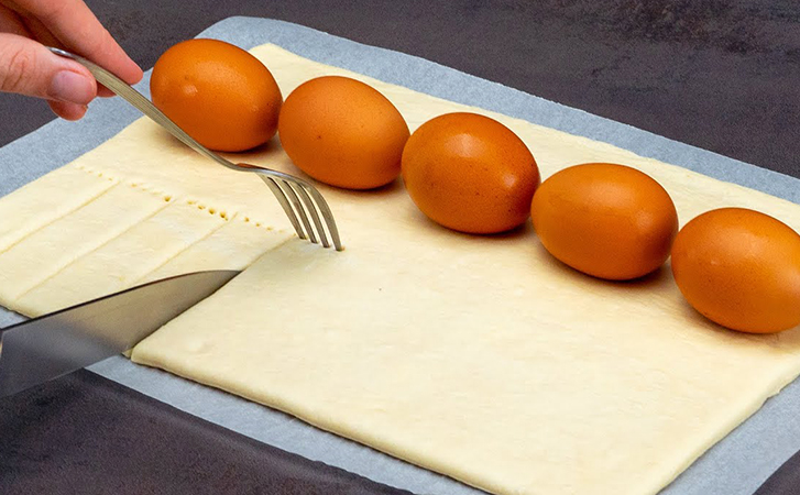 Заворачиваем яйца в слоеное тесто. Два движения и на столе итальянский пирог выпечка