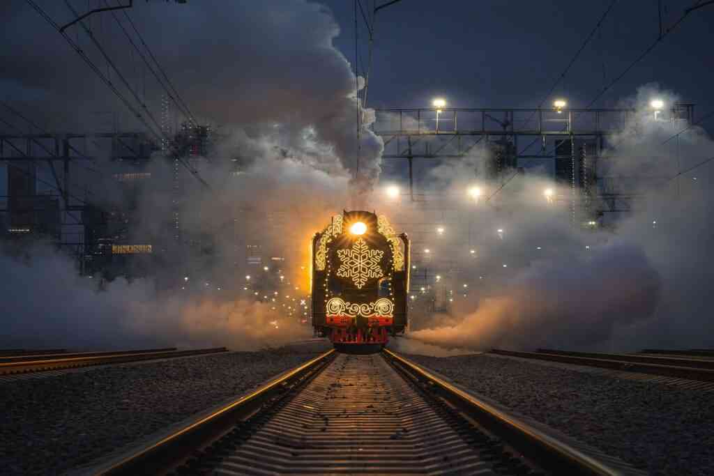 Поезд Деда Мороза выехал из Великого Устюга: как встретить в вашем городе