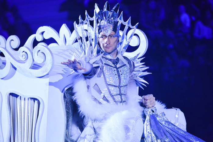 Evgeni_Plushenko_(Snow_King_show) (700x466, 442Kb)