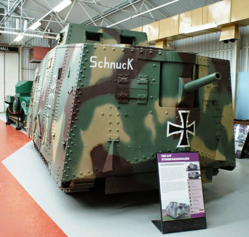 «Империя наносит ответный удар»: танковый бой под Виллер-Бретонне… «Империя наносит ответный удар»: танковый бой под Виллер-Бретонне… оружие,танки