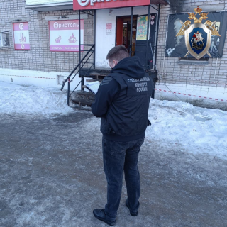 В Шахунье огромная глыба льда упала на двух детей: один из них в тяжёлом состоянии