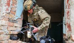 «Ну вот и все»: Bild расстроила Мерца, показав видео, как русские дроны берут в Покровске в плен бандеровцев