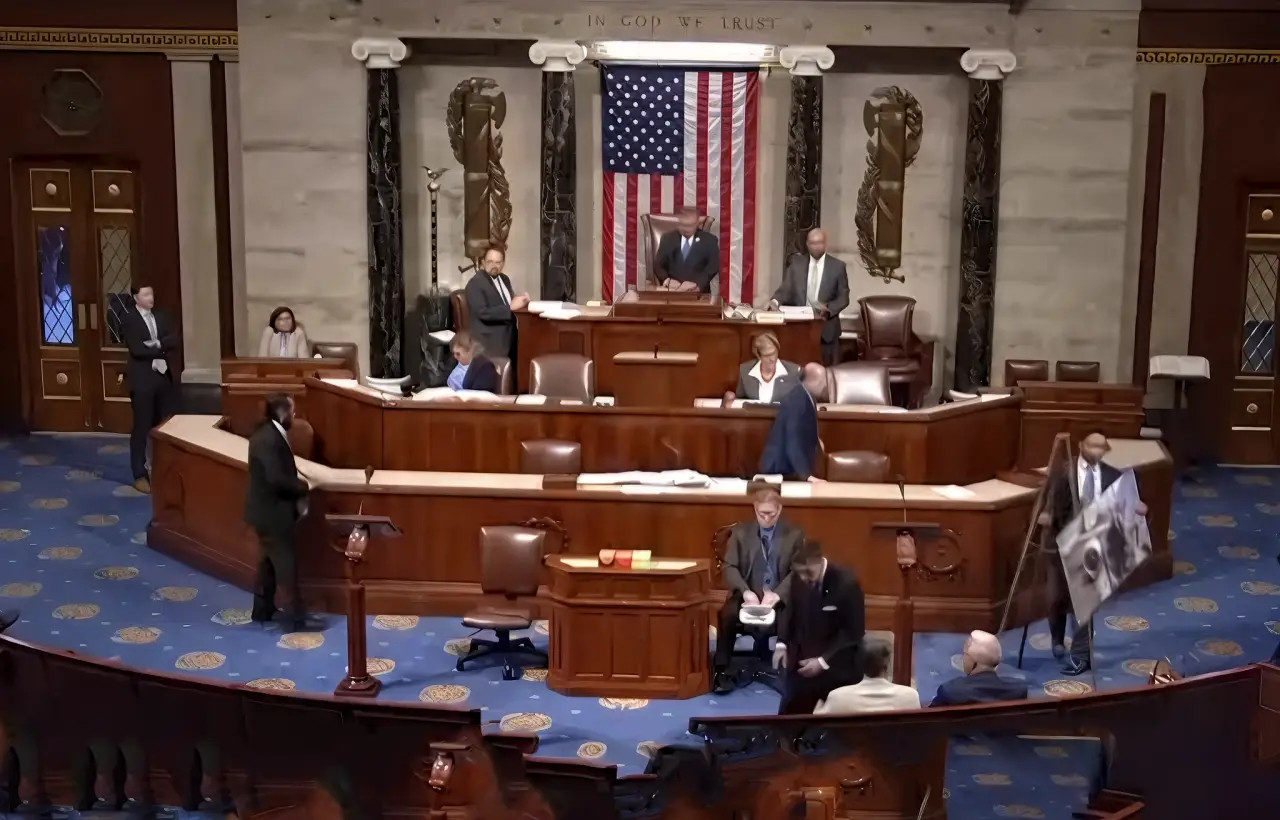 Конгресс США раскритиковал решение Трампа о возобновлении ядерных испытаний