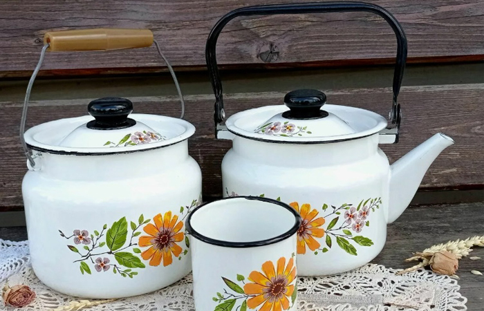 Черный ободок изготавливали из эмали, которая содержала особые оксиды/ фото: life-ussr.ru