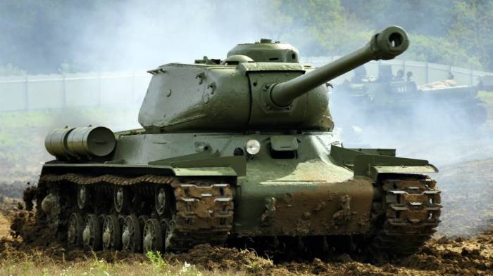В основе ИС-2 лежит проверенная конструкция танка КВ. | Фото: topwar.ru. В основе ИС-2 лежит проверенная конструкция танка КВ. | Фото: topwar.ru.