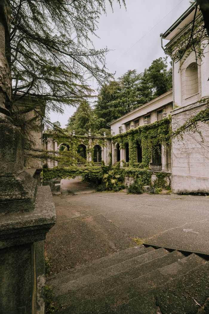 Заброшенный санаторий в Сочи, или как оказаться в Джуманджи