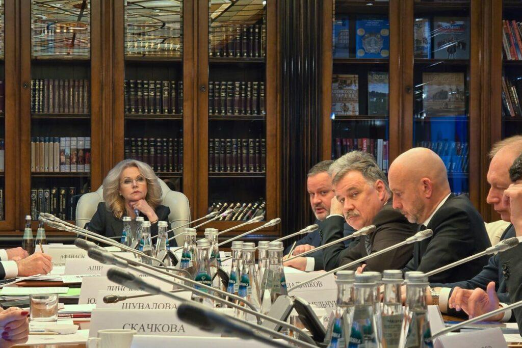 Голикова обсудила исполнение нацпроекта «Кадры»
