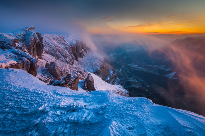 На вершинах высоких гор снежно даже летом. Автор фотографии: Винсент Фавр (Vincent Favre).