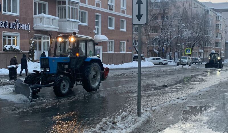 Трубу прорвало в центре Нижнего Новгорода