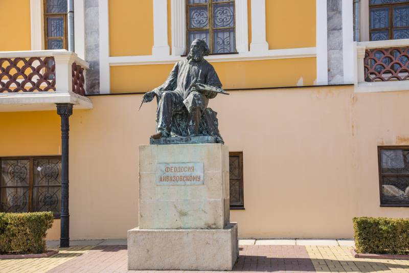 Крымские впечатления. Равнодушная серость бытия Крымские впечатления. Равнодушная серость бытия россия