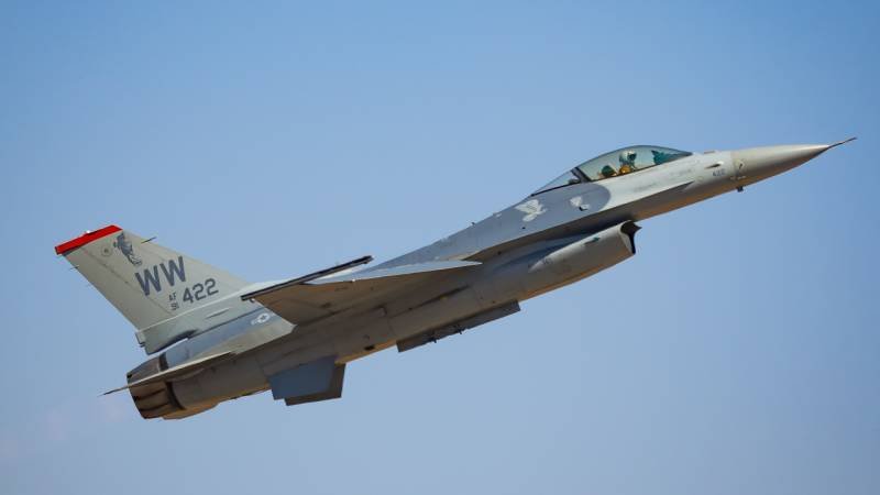 Гипотетическое авиастроение: преимущества и проблемы концепта F-36 Kingsnake Гипотетическое авиастроение: преимущества и проблемы концепта F-36 Kingsnake ввс