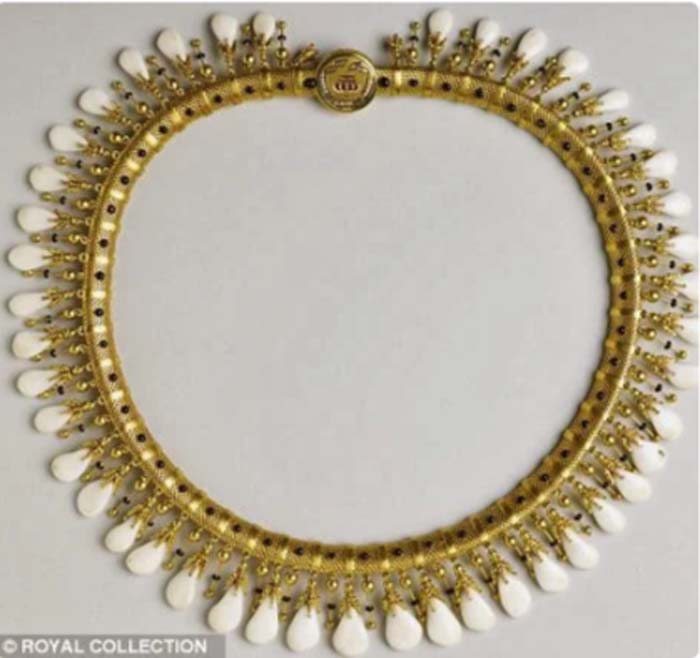 Ожерелье из оленьих зубов – подарок принца Альберта королеве Виктории