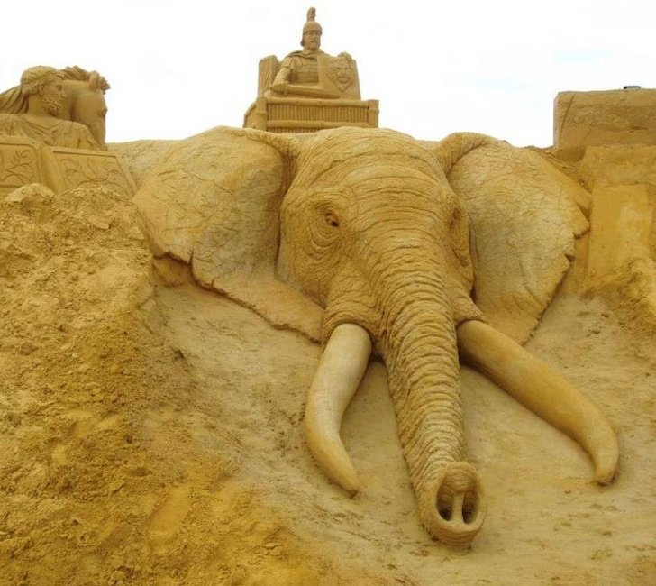 Потрясающие скульптуры из песка интересное