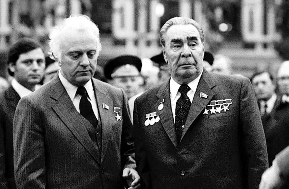 КАК РАЗРУШАЛИ СССР: ТРИ ПОЛИТИЧЕСКИХ ЖИЗНИ БЕЛОГО ЛИСА ШЕВАРДНАДЗЕ КАК РАЗРУШАЛИ СССР: ТРИ ПОЛИТИЧЕСКИХ ЖИЗНИ БЕЛОГО ЛИСА ШЕВАРДНАДЗЕ история