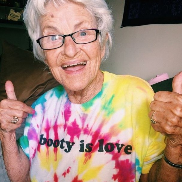 «Крутая» бабушка постит отвязные фото в Instagram бабушка,позитив,социальные сети,старики