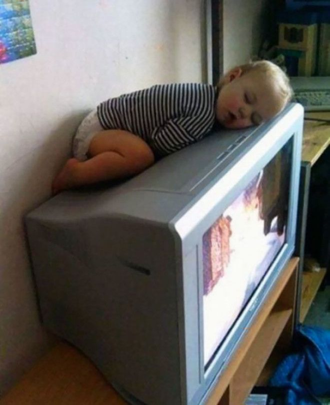30 доказательств того, что дети могут спать где угодно и как угодно 