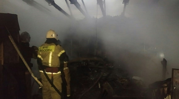 В центре Симферополя сгорел магазин