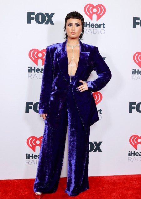Меган Фокс, Ариана Гранде, Элтон Джон и другие на премии iHeartRadio Music Awards 2021 Меган Фокс, Ариана Гранде, Элтон Джон и другие на премии iHeartRadio Music Awards 2021 Звезды,Красная дорожка