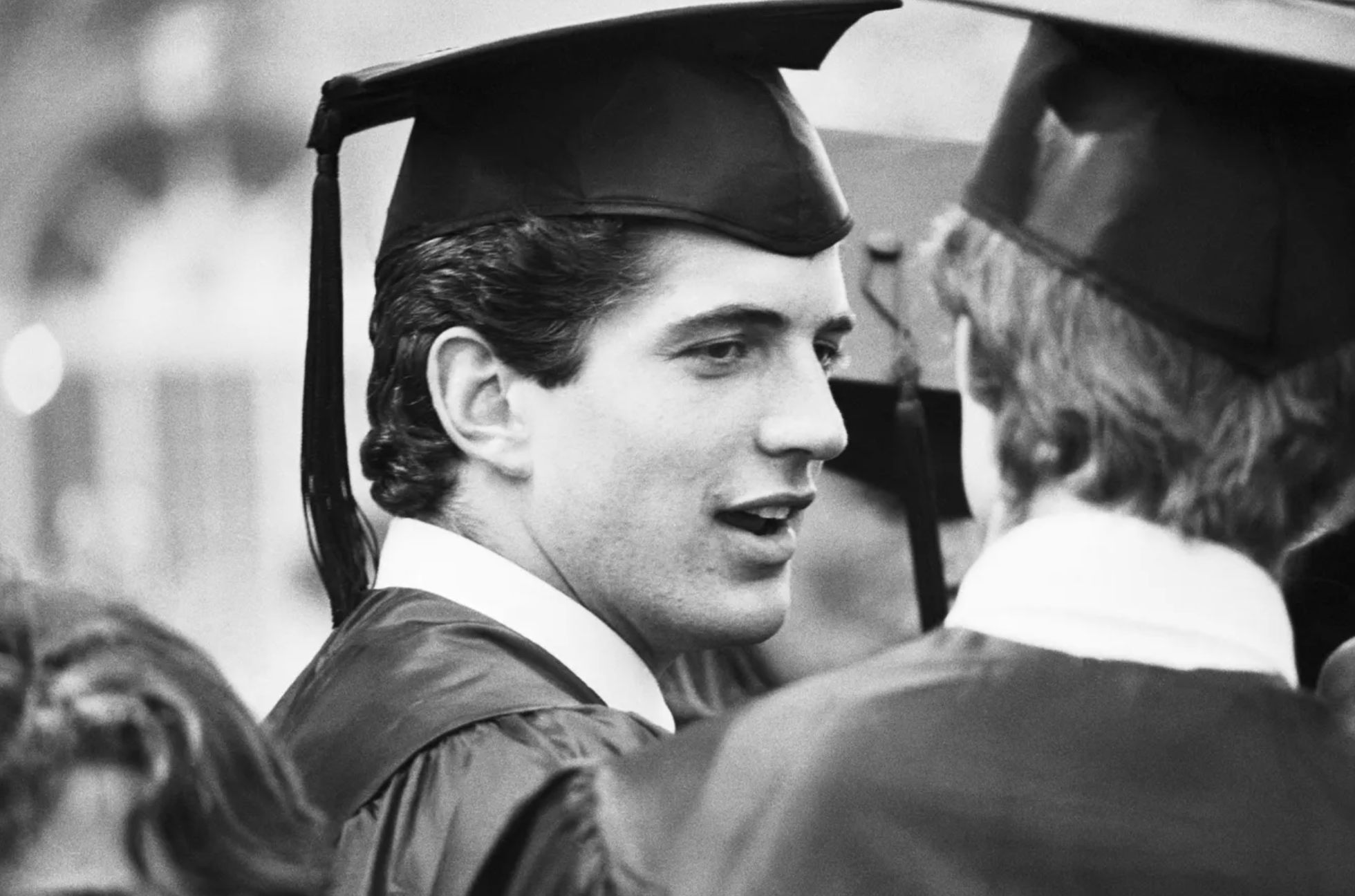 Любимец Америки: что известно о Джоне Кеннеди-младшем Кеннедимладший, Кэролин, Кеннеди, Бессетт, президента, Жаклин, Джона, Однако, после, журнал, Кеннедимладшего, спустя, После, кольцо, всего, только, Лорен, помолвочное, встречался, которым