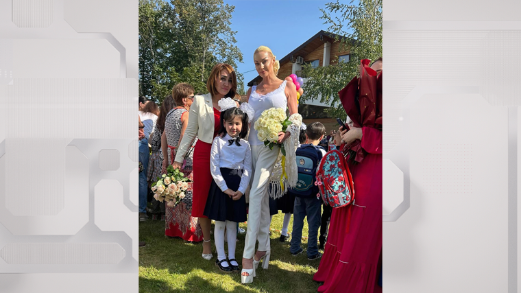 Анастасия Волочкова отвела на линейку дочь домработницы 