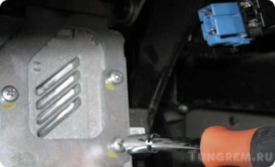 Замена блока управления электроусилителем руля Lada Kalina