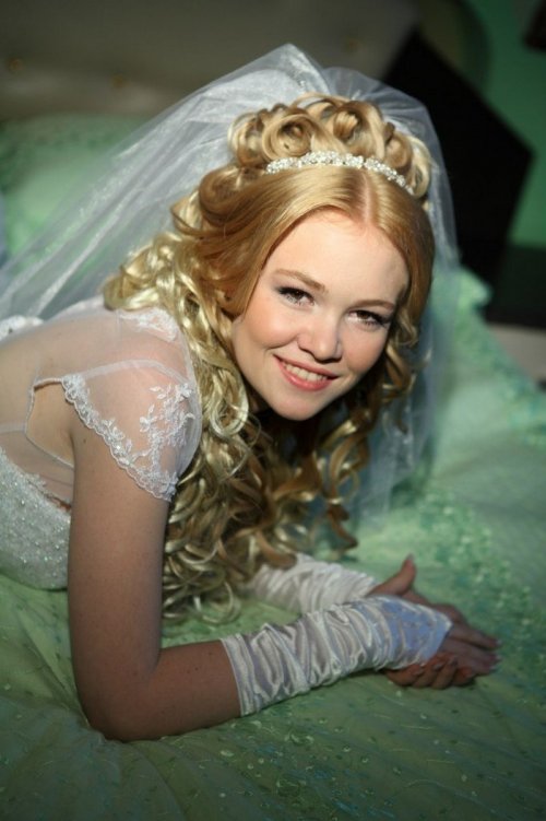 18 человек, которые настолько похожи на знаменитостей, что их несложно и перепутать 18 человек, которые настолько похожи на знаменитостей, что их несложно и перепутать