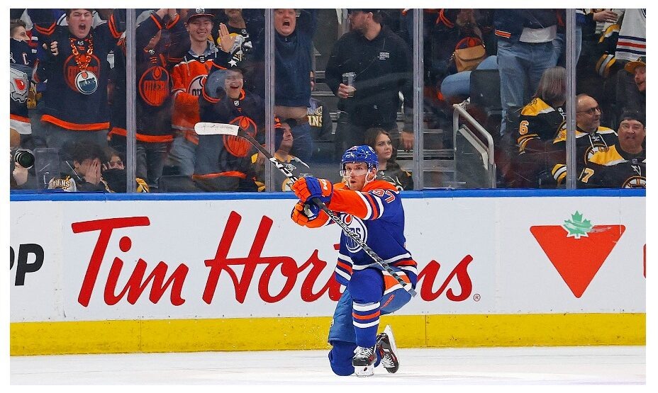    Коннор Макдэвид получил приз самого ценного игрока плей-офф НХЛ-2024. Фото: Reuters