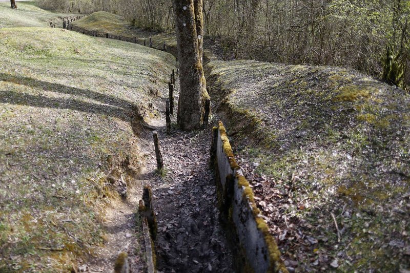 Траншеи Первой мировой войны в Дуамоне около Вердена, Франция. война, история, остатки войны