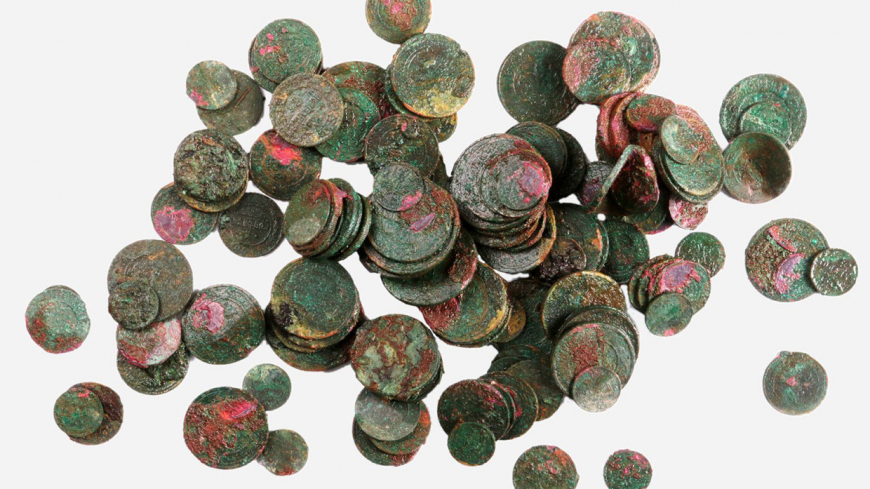 Британская полиция пресекла попытку контрабанды древних монет и артефактов