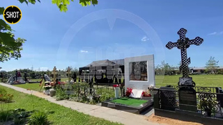 Кадры с Троекуровского кладбища / Shot