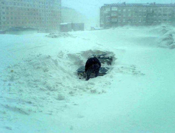 Обычная зима в Норильске города и страны, города, зима, необычное, Норильск, Россия, снегопад