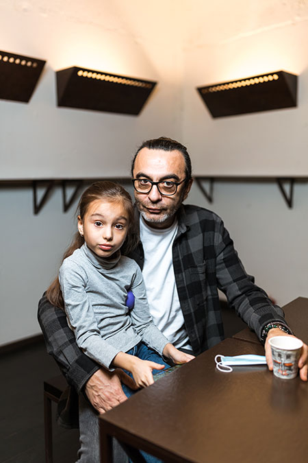 Дмитрий Певцов и Ольга Дроздова с детьми, Джаник Файзиев с дочерью и другие гости благотворительного спектакля Дмитрий Певцов и Ольга Дроздова с детьми, Джаник Файзиев с дочерью и другие гости благотворительного спектакля Стиль жизни,Благотворительность