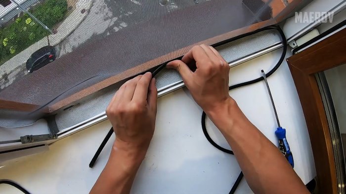 Как сделать в разы дешевле москитную сетку без рамки на пластиковое окно для дома и дачи,мастер-класс