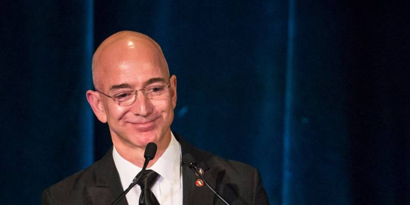 Маск против Безоса. Американские миллиардеры в лунной гонке Маск против Безоса. Американские миллиардеры в лунной гонке космос