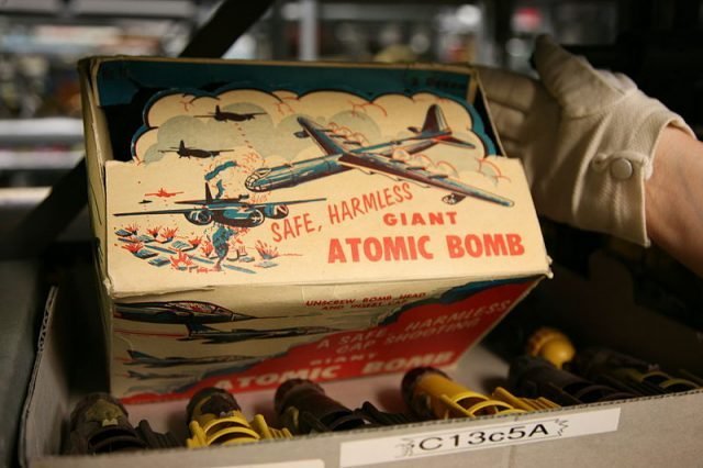 Атомные игрушки 50-х годов в США