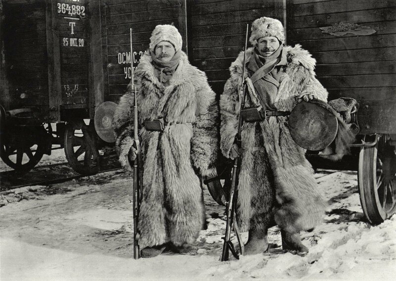 1. Чешские легионеры охраняют поезд в Сибири в -40 (1918) жизнь, исторические фото, история, прошлое, фото