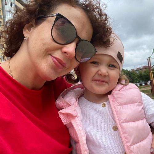 Дети всегда пример со своих родителей берут.