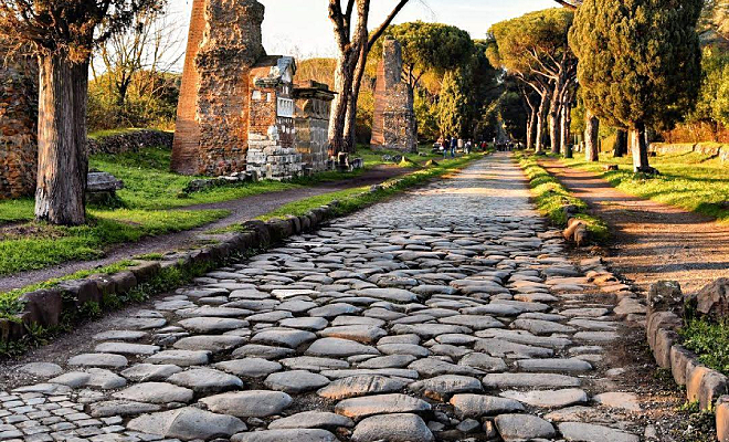 Как строили дороги римляне: с момента создания прошло 2 тысячи лет, а они все еще рабочие и не требуют ремонта