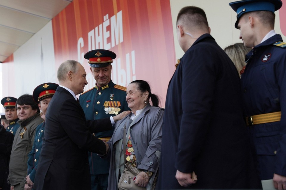 Президент России поздравил 102-летнюю Розалию Абгарян Минобороны РФ