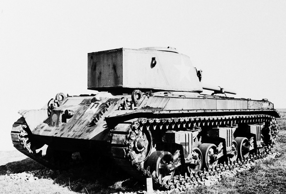 ​Она из очень немногих фотографий первого опытного образца Medium Tank T23. На нём испытывалась сварная башня - Электротанк по-американски | Warspot.ru